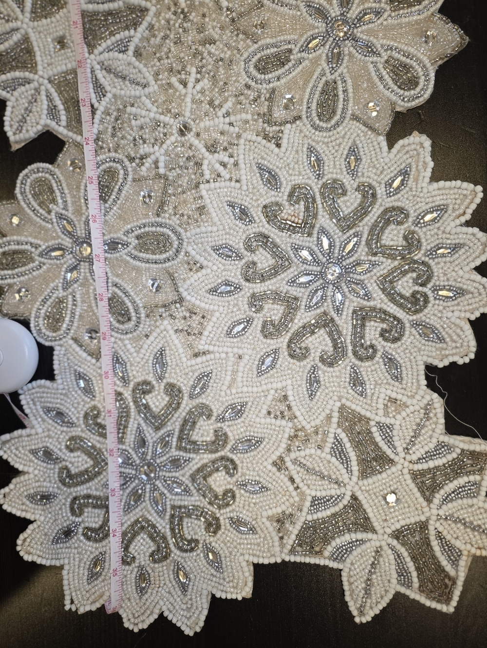 St. Nicholas Square Beige and White Lace Floral Table Runner Pair - Picture 4 of 5